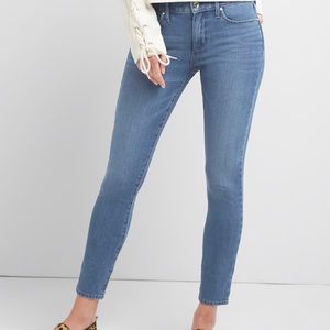 Gap Skinny Ankle Jeans. Perfect with boots!